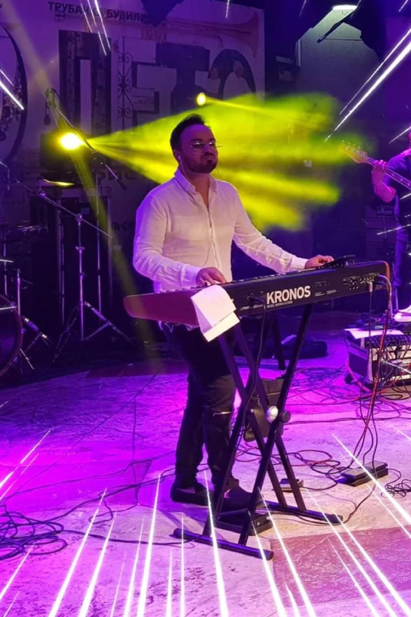 Stefan Kamberović klavijaturista– BRMA Music saradnja